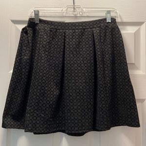 Gray/black pleated skirt